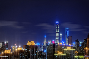 An Encounter and Surprise on a Night in Shanghai